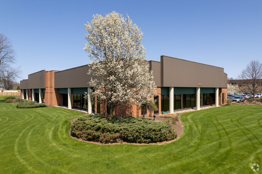 7620 Omnitech Pl, Victor, NY for lease - Building Photo - Image 1 of 4