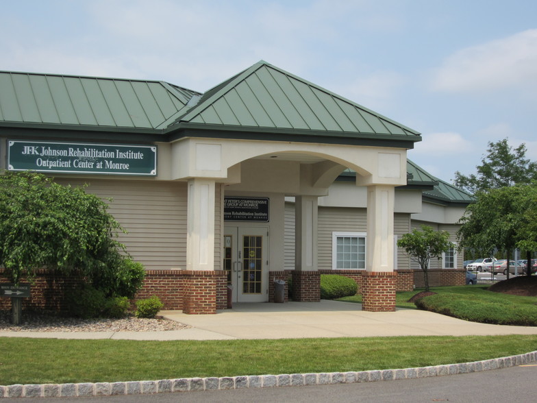 100 Overlook Dr, Monroe Township, NJ for lease - Primary Photo - Image 1 of 18