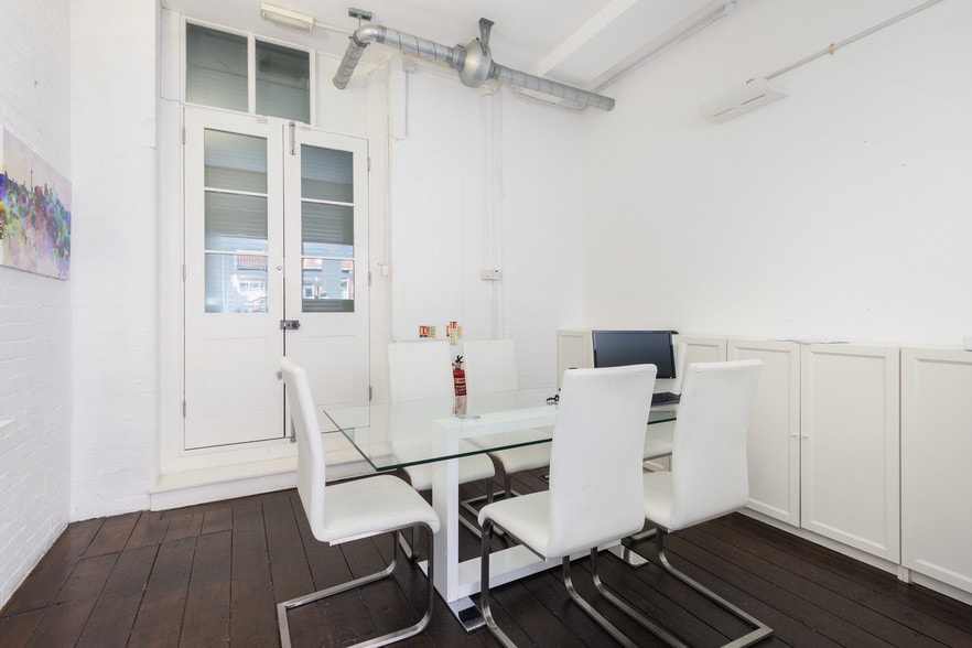 22-38 Shepherdess Walk, London for lease - Interior Photo - Image 3 of 18