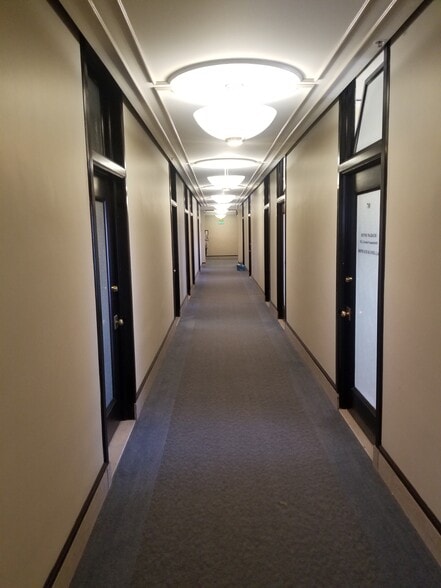 2000 Van Ness Ave, San Francisco, CA for lease - Interior Photo - Image 2 of 8