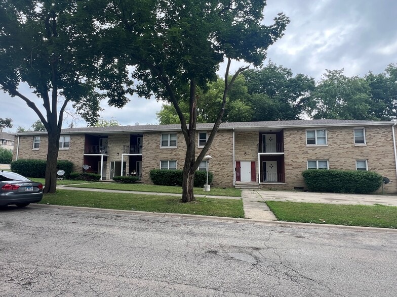 330 S Wildwood Ave, Kankakee, IL for sale - Primary Photo - Image 1 of 1