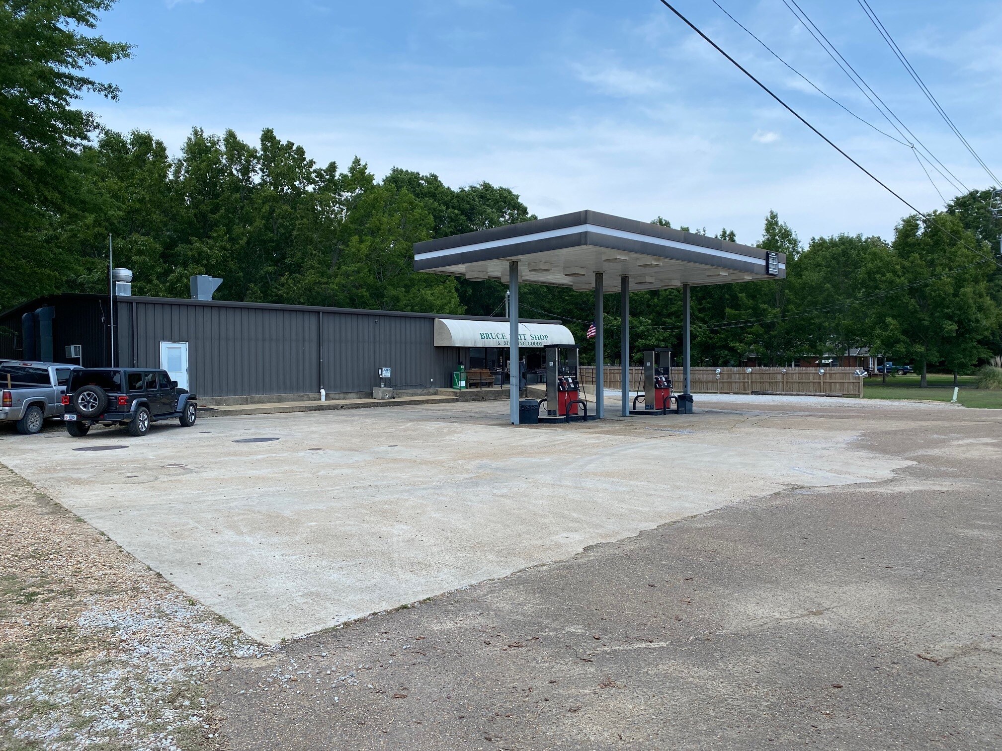 422 W Calhoun St, Bruce, MS for sale Primary Photo- Image 1 of 1