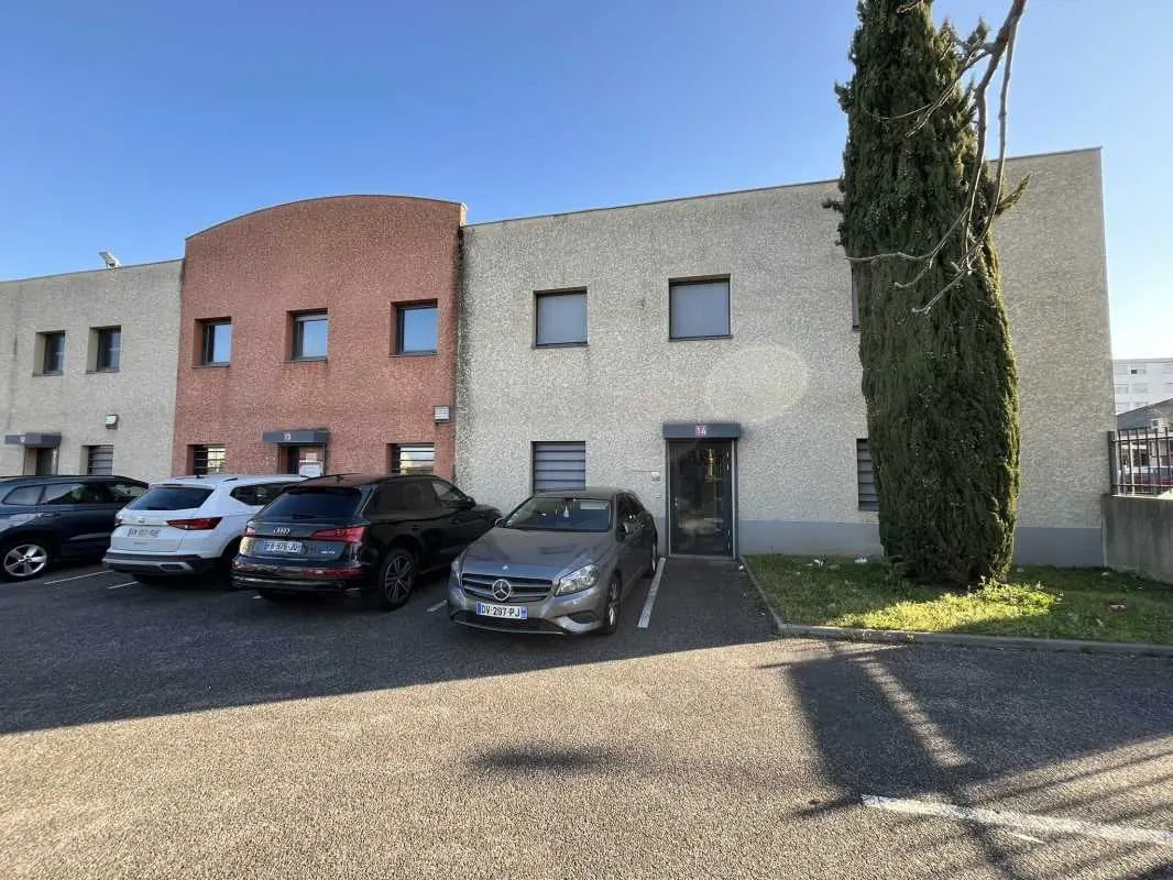 2 Rue Gabriel Bourdarias, Vénissieux for lease Building Photo- Image 1 of 21