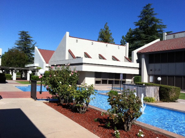 4944 E Clinton Way, Fresno, CA for lease - Building Photo - Image 2 of 25