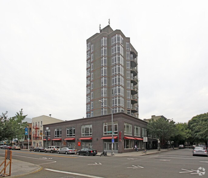 200 Franklin St, Brooklyn, NY for sale - Building Photo - Image 1 of 1