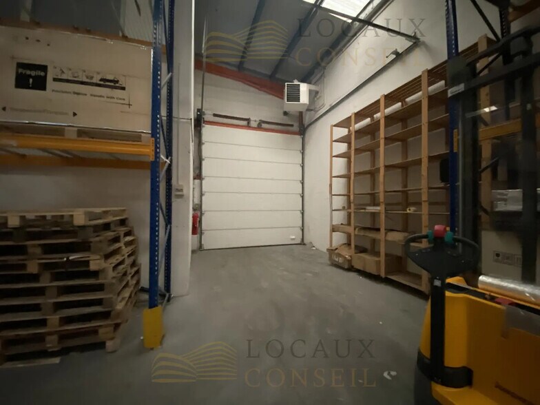 Flex in Argenteuil for lease - Interior Photo - Image 2 of 7