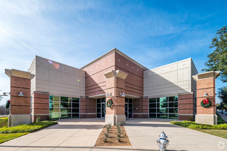 7501 Esters Blvd, Irving, TX for lease - Building Photo - Image 2 of 4