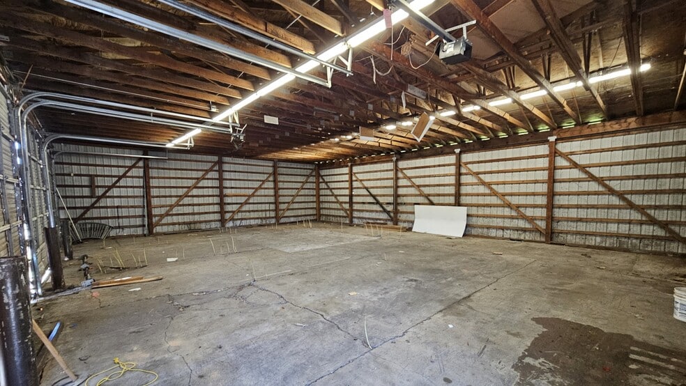 1309 Elm Pl, Kelso, WA for sale - Building Photo - Image 2 of 2