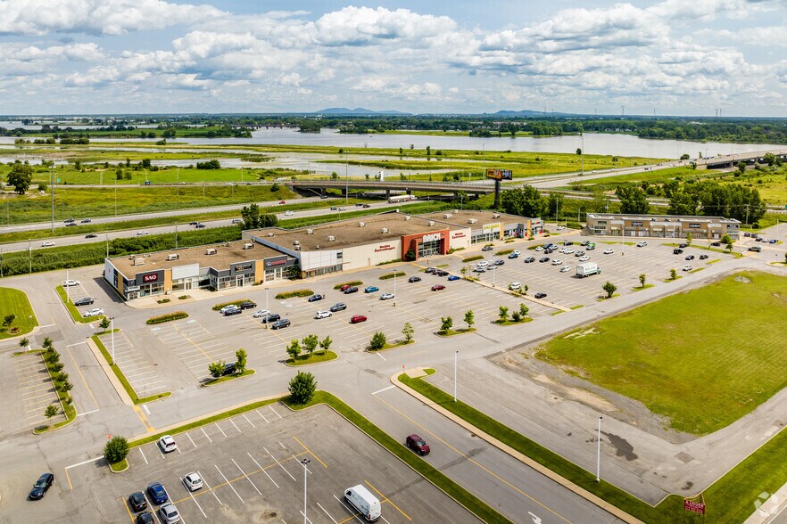 250-400 Montée Des Pionniers, Terrebonne, QC for lease - Aerial - Image 2 of 7