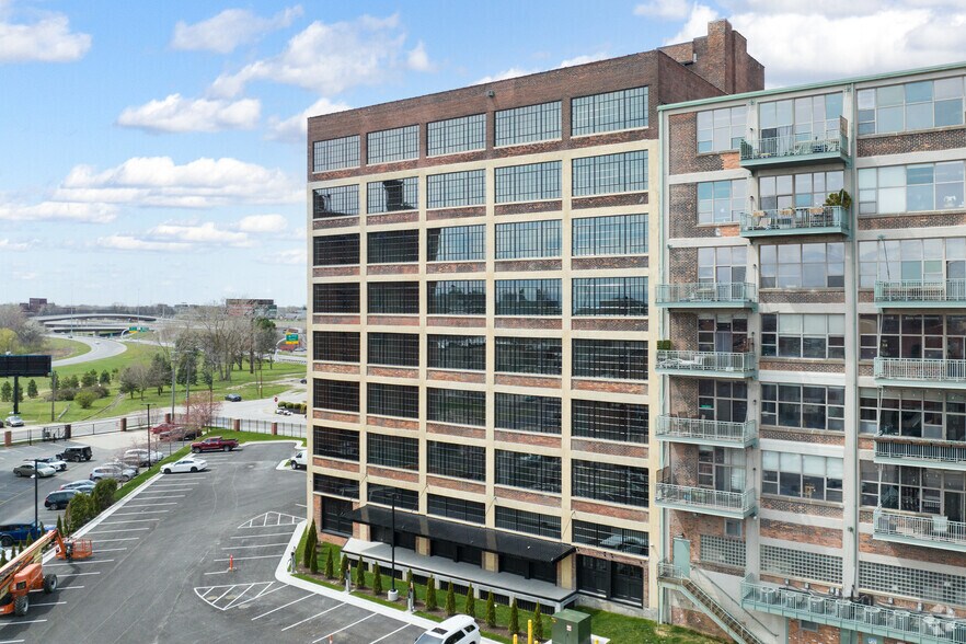 15 S Ontario St, Toledo, OH for lease - Building Photo - Image 2 of 57