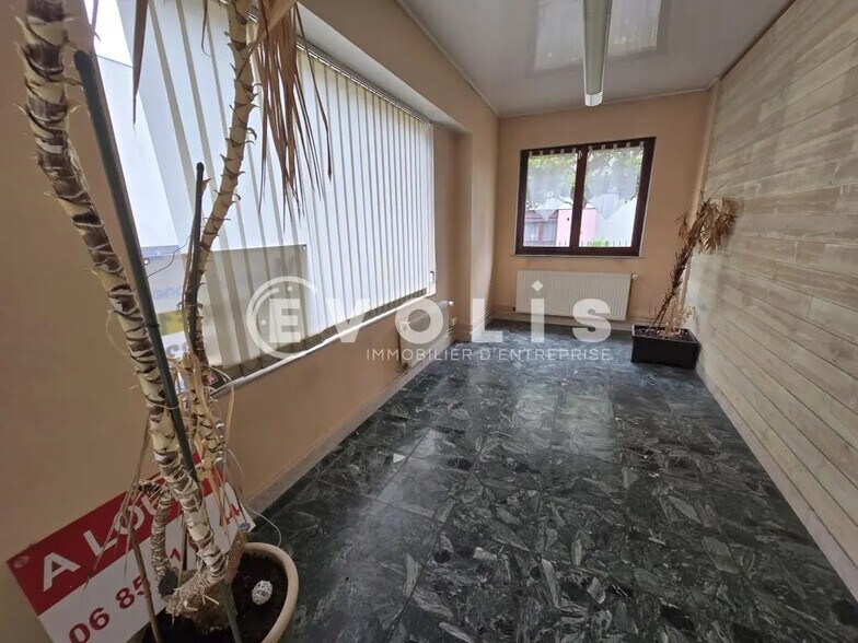 Office in Palaiseau for lease - Interior Photo - Image 2 of 7