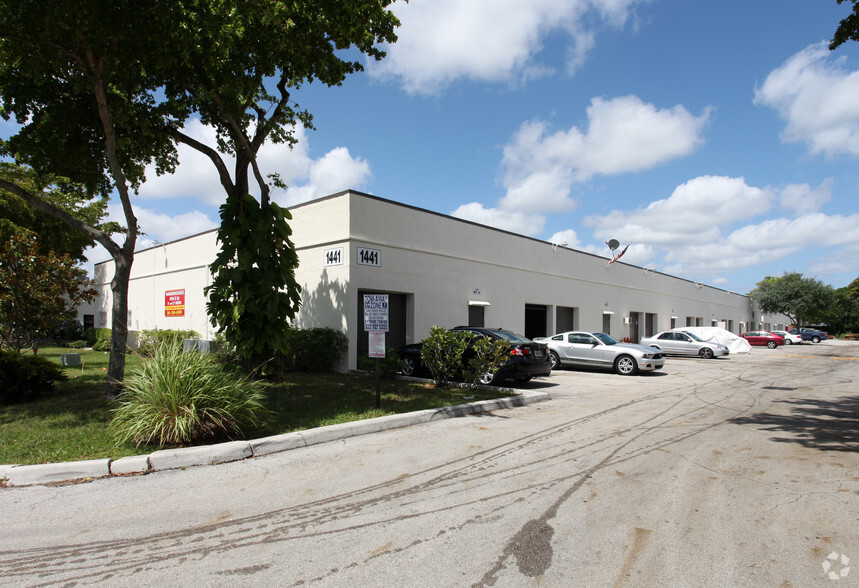 1441 SW 30th Ave, Pompano Beach, FL for lease - Building Photo - Image 1 of 3