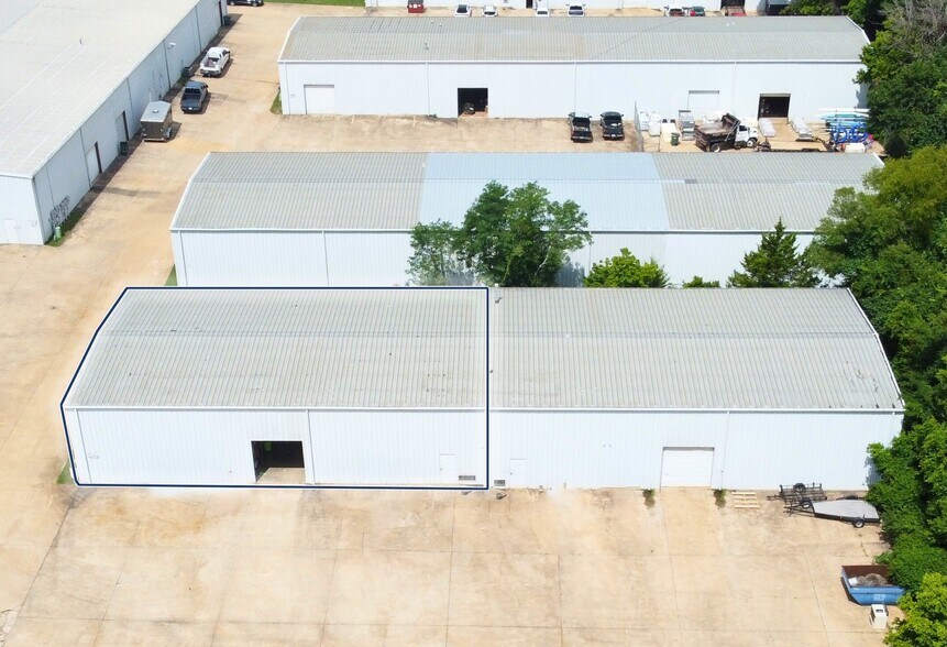 1232 W Sunchase Ct, Fayetteville, AR for lease - Building Photo - Image 2 of 10
