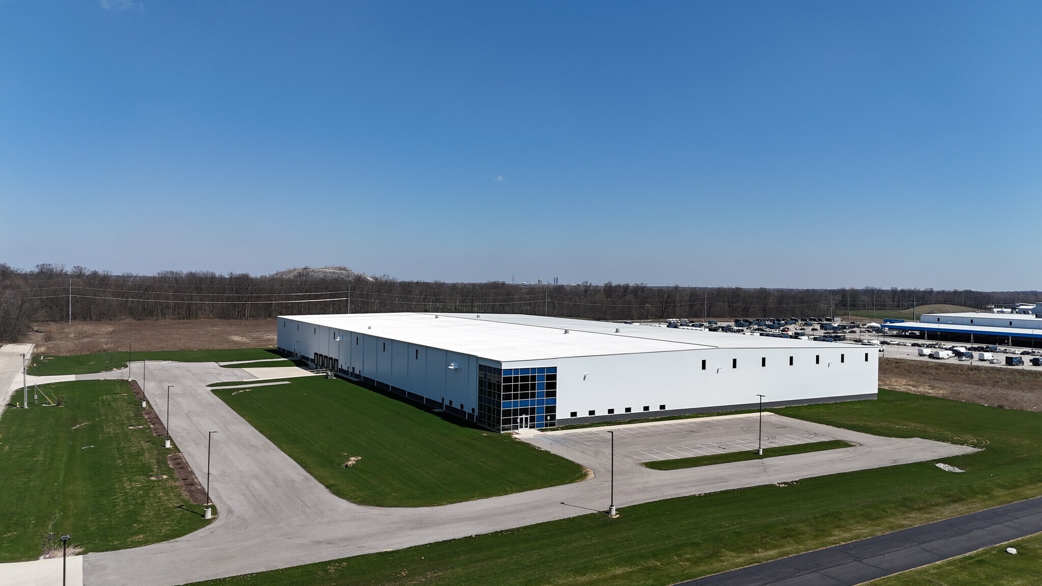 8645 Aviation Dr, Fort Wayne, IN for sale Building Photo- Image 1 of 9