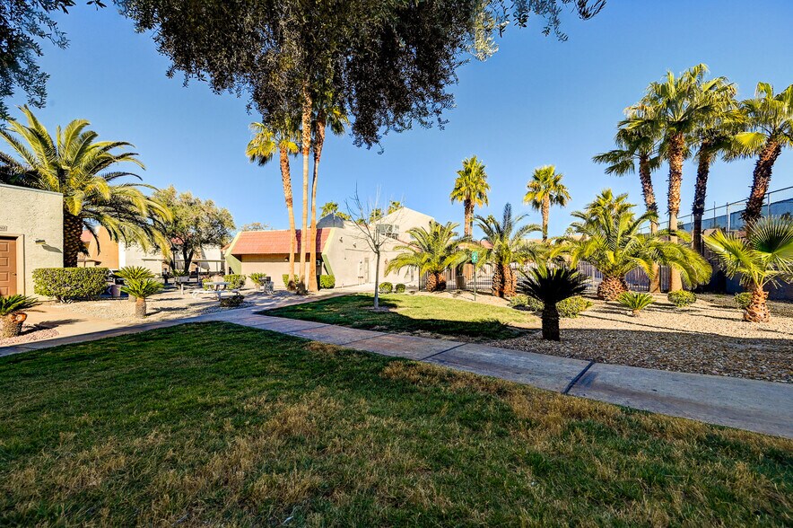 Multifamily in Las Vegas, NV for sale - Building Photo - Image 1 of 1