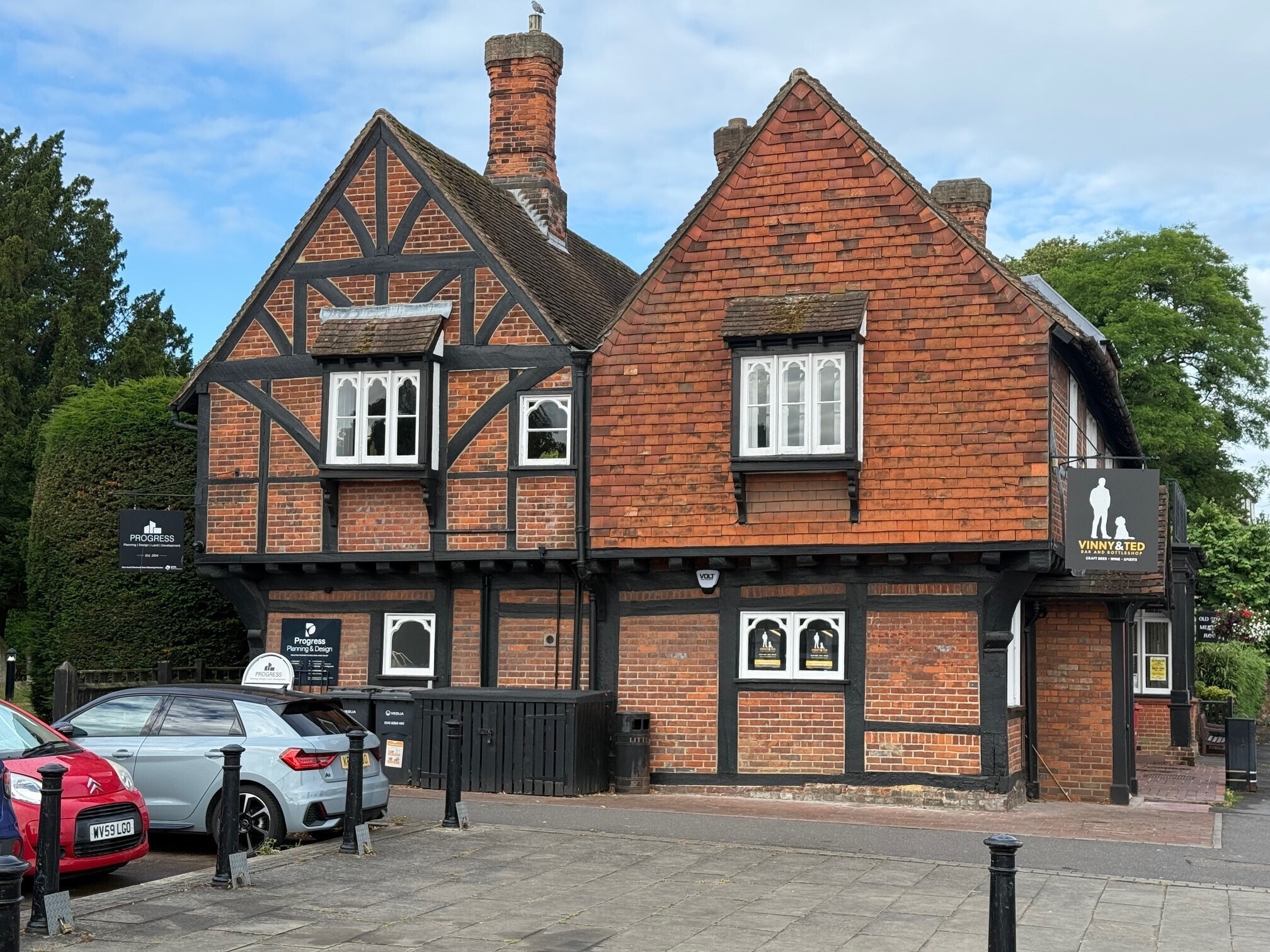 10-12 The Broadway, Beaconsfield for lease Building Photo- Image 1 of 9