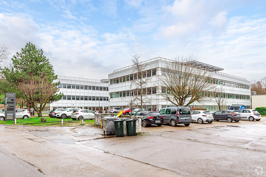Office in Écully for lease - Primary Photo - Image 1 of 2