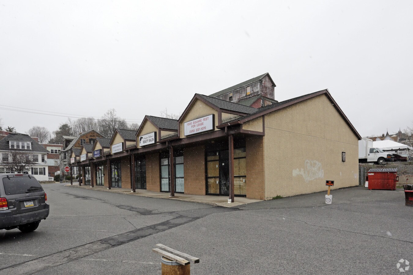 49 Broad St, Pittston, PA 18640