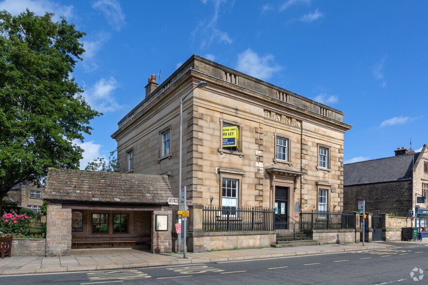 The Square, Bakewell for lease - Primary Photo - Image 1 of 2