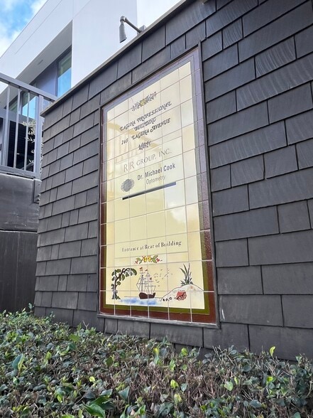 265 Laguna Ave, Laguna Beach, CA for lease - Building Photo - Image 3 of 9