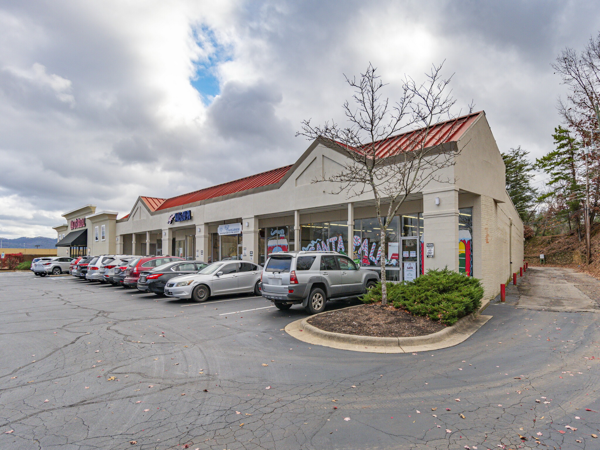 265-285 Tunnel Rd, Asheville, NC 28805 - Eastvale Shopping Center