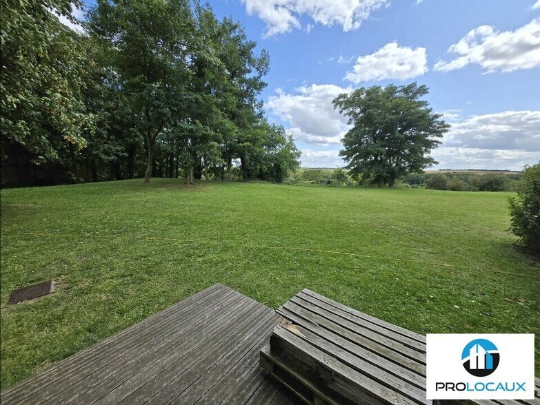 Office in Amiens for lease - Building Photo - Image 2 of 9