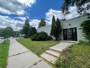 3552-3556 Snelling Ave, Minneapolis, MN for lease Building Photo- Image 2 of 27