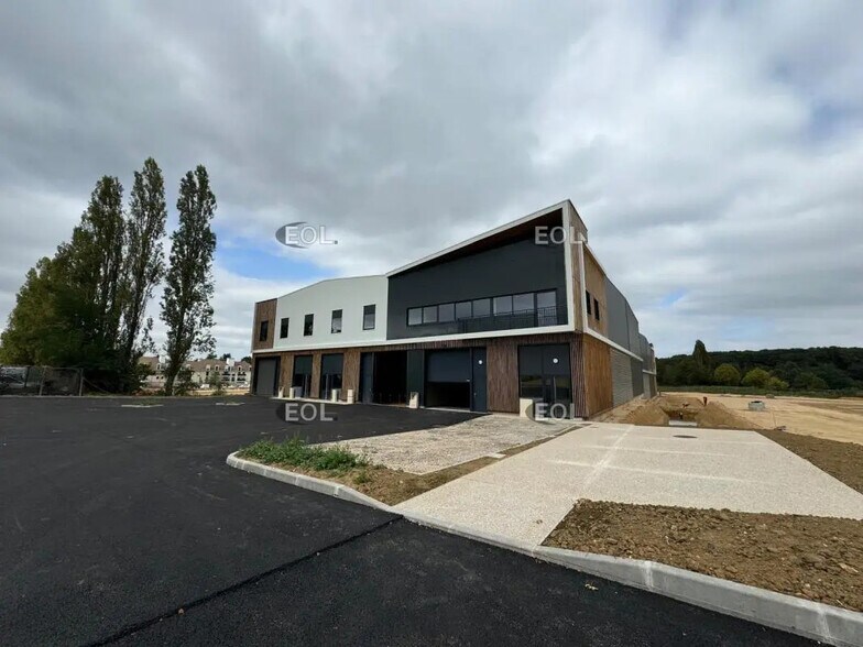 Flex in Plaisir for sale - Building Photo - Image 3 of 8