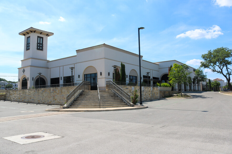 23881 IH 10 W, San Antonio, TX for lease - Building Photo - Image 2 of 17