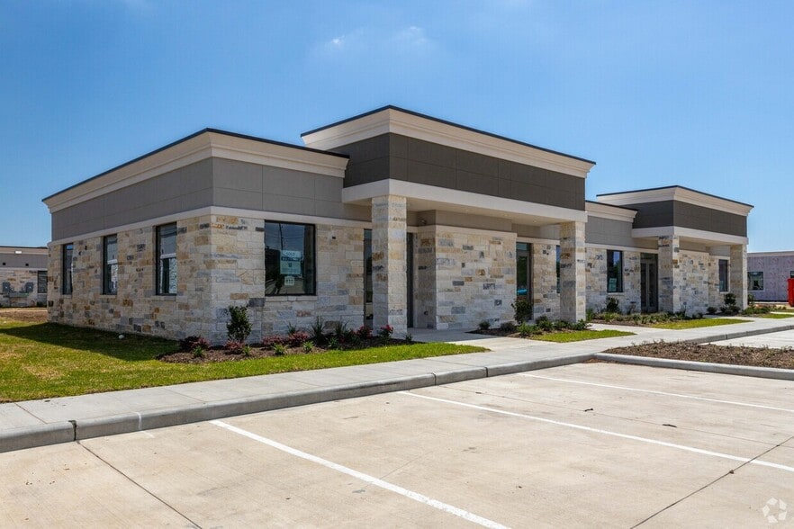 3129 Kingsley Dr, Pearland, TX for lease - Building Photo - Image 1 of 8