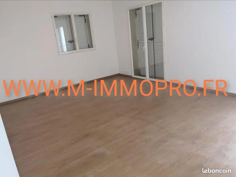 Office in Grasse for lease - Interior Photo - Image 1 of 2