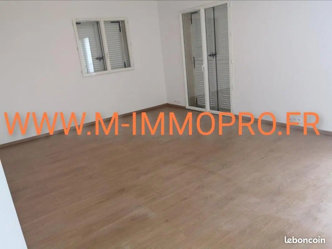 Office in Grasse for lease Interior Photo- Image 1 of 3