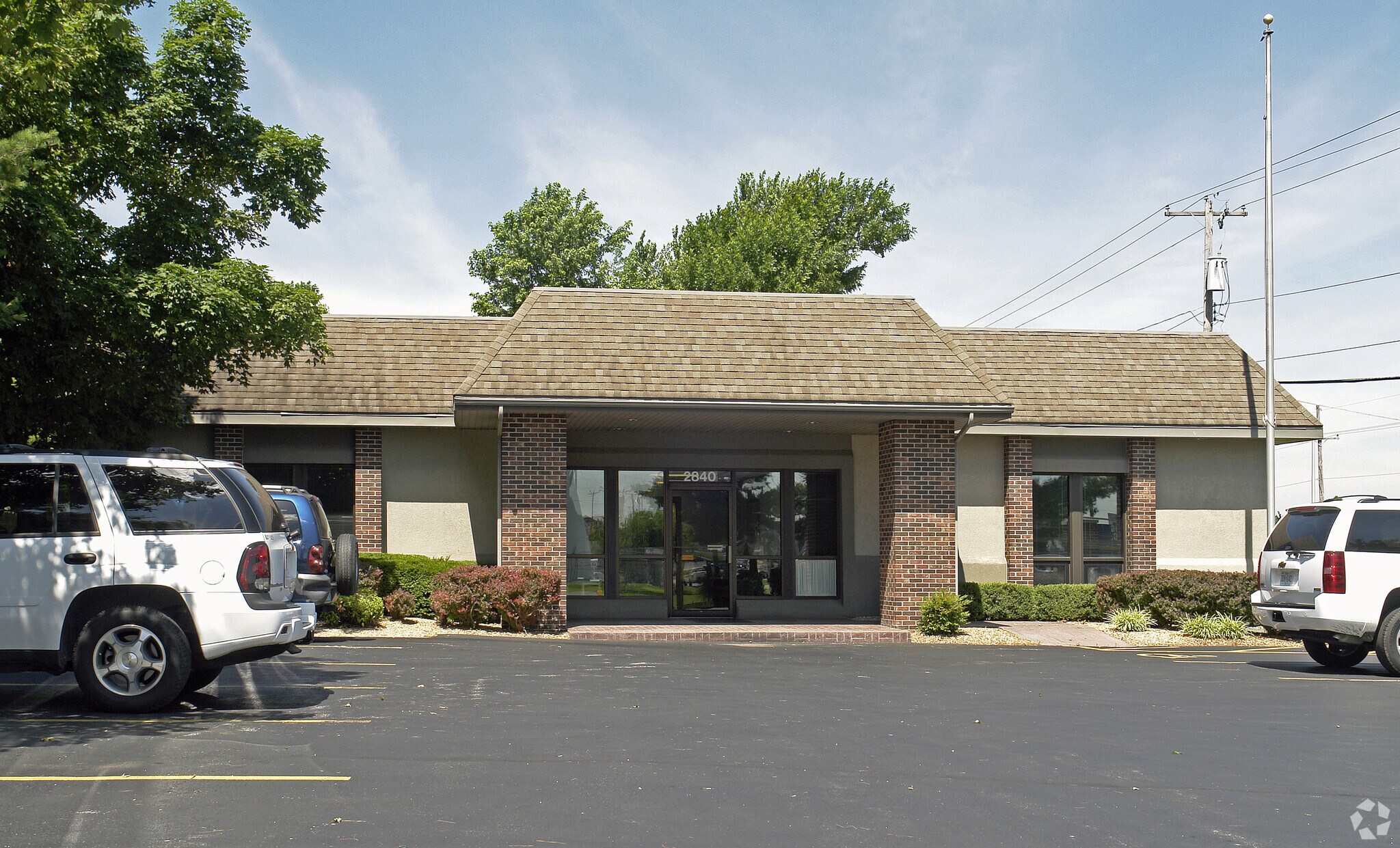 2840 E Chestnut Expy, Springfield, MO for sale Primary Photo- Image 1 of 1