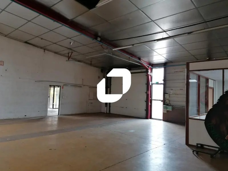 54 Avenue De L'Industrie, Rillieux-la-Pape for sale Interior Photo- Image 1 of 13