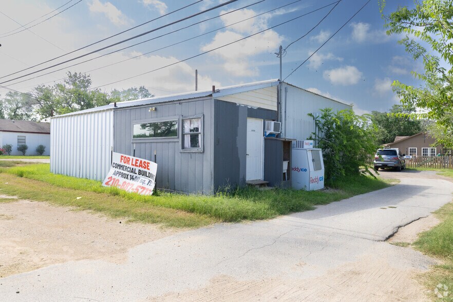 7770 E 6th St, Somerset, TX for lease - Building Photo - Image 2 of 2
