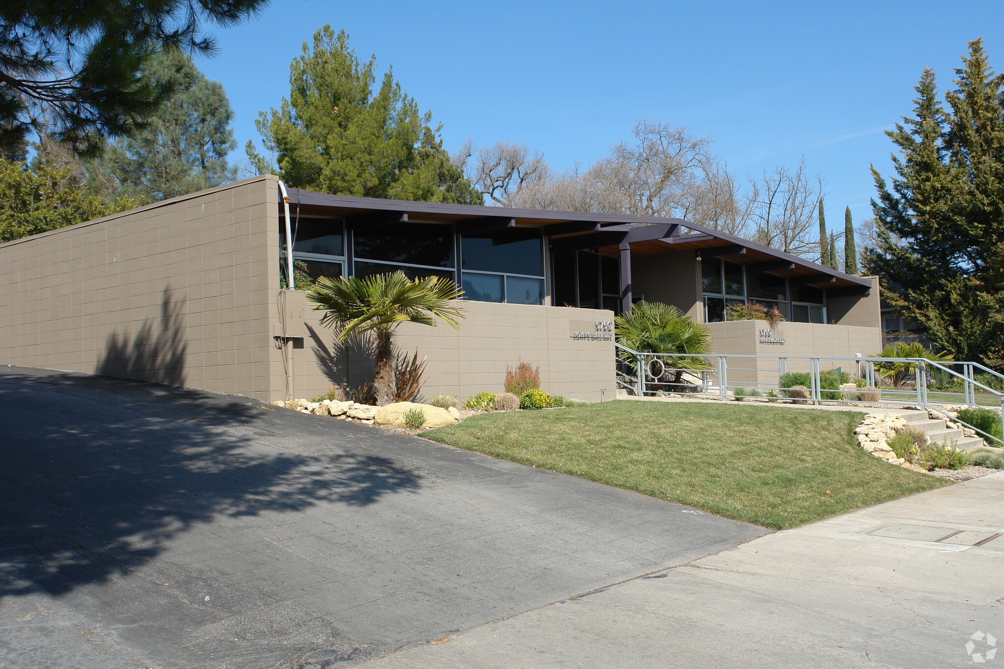 5750 Traffic Way, Atascadero, CA for sale Primary Photo- Image 1 of 1