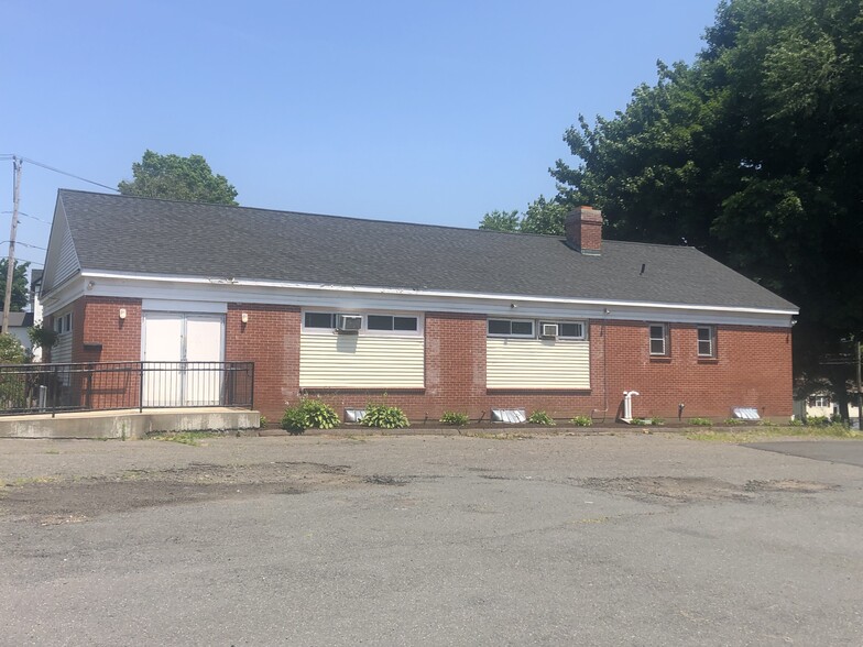 730 Blue Hills Ave, Bloomfield, CT for lease - Building Photo - Image 1 of 5