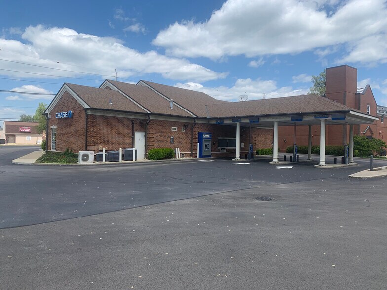 8120 New La Grange Rd, Louisville, KY 40222