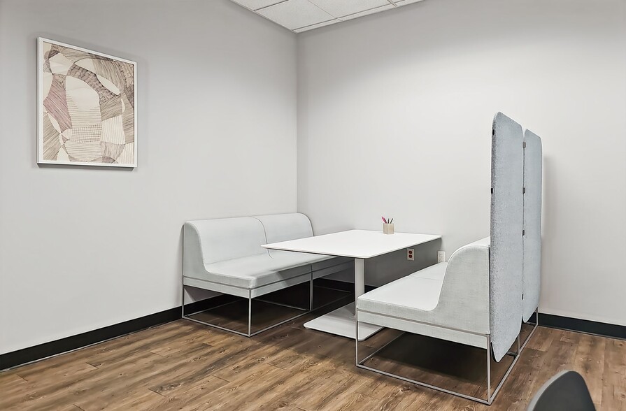 125 Eugene O'Neill Dr, New London, CT for lease - Interior Photo - Image 3 of 14