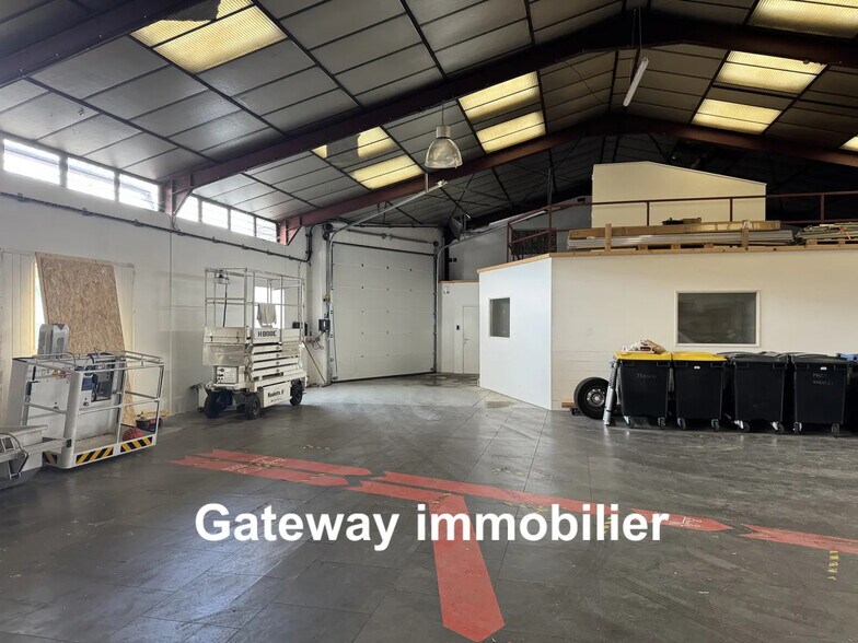 Industrial in Clermont-Ferrand for lease - Building Photo - Image 2 of 14