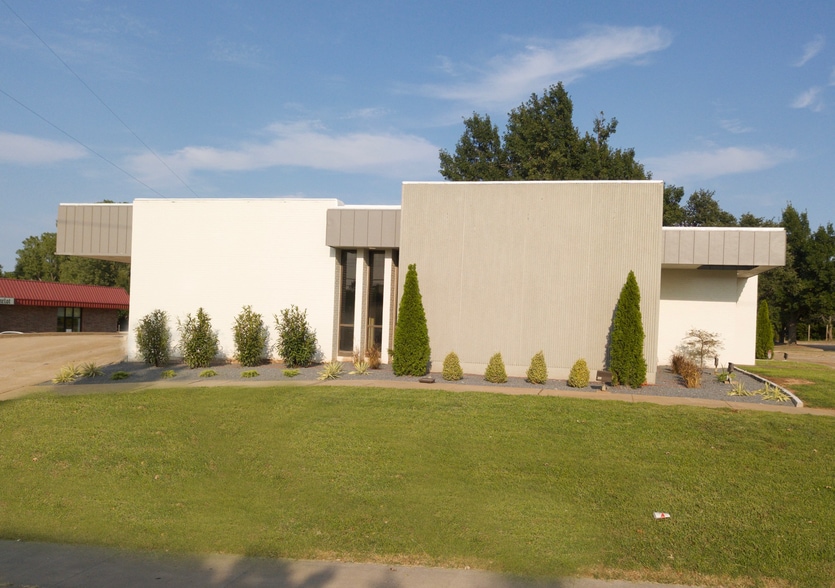 414 N Air Depot Blvd, Midwest City, OK for lease - Building Photo - Image 2 of 7