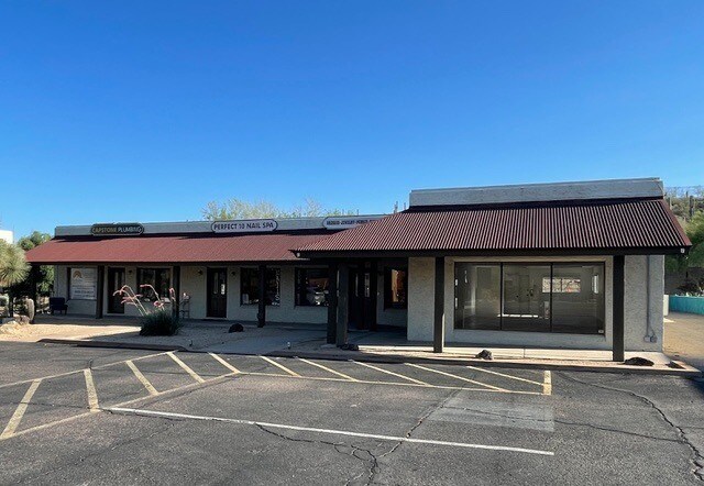 6528 E Cave Creek Rd, Cave Creek, AZ for sale Primary Photo- Image 1 of 1