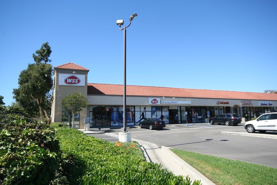 2561-2595 E Vineyard Ave, Oxnard, CA for sale - Building Photo - Image 1 of 1