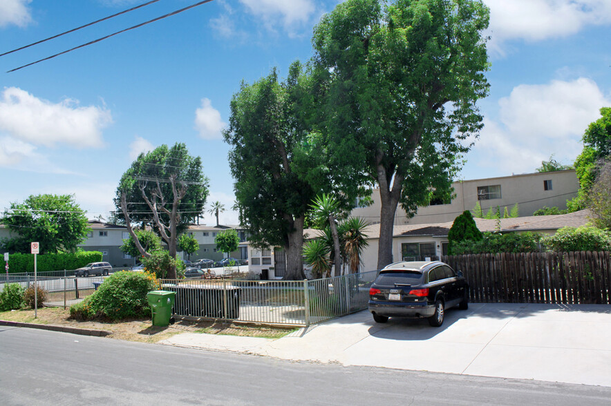 11903 Burbank Blvd, Valley Village, CA for sale - Building Photo - Image 3 of 12