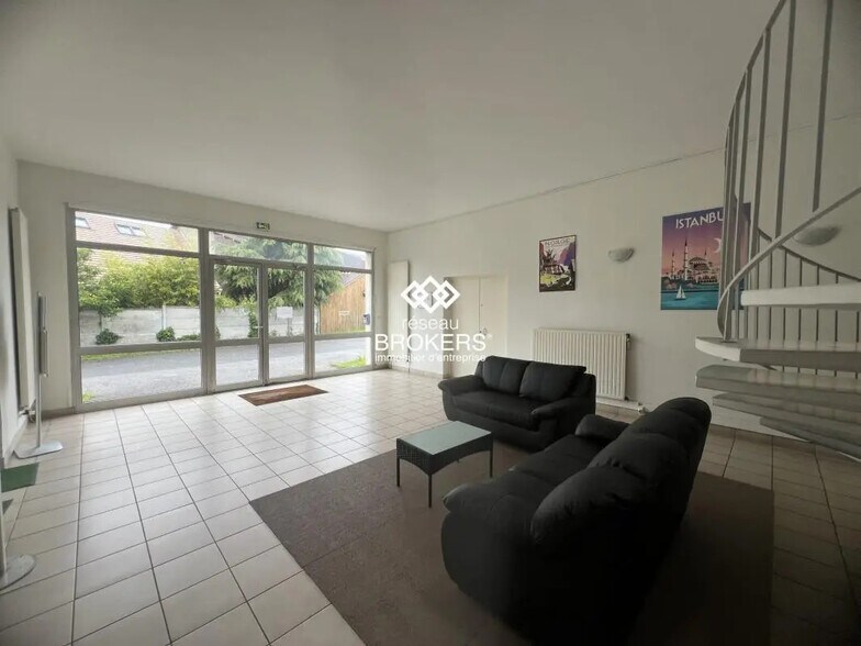 Retail in Gometz-la-Ville for lease - Building Photo - Image 3 of 16