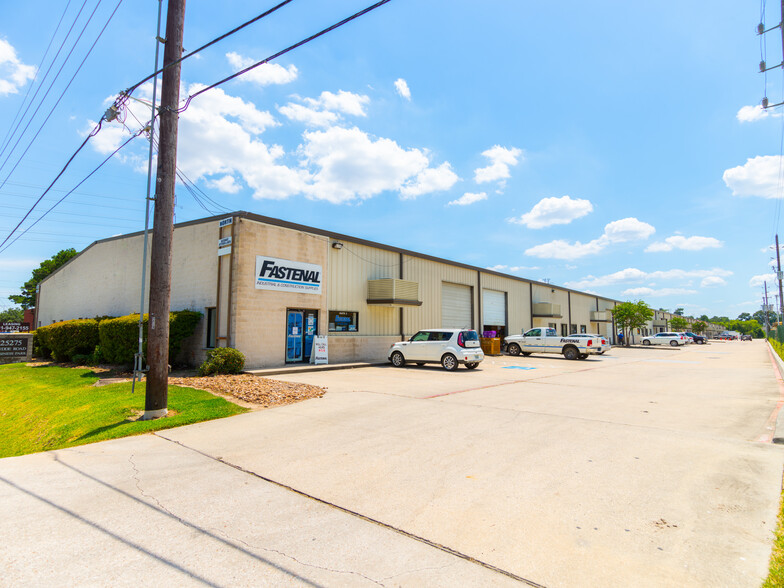 25275 Budde Rd, Spring, TX for lease - Building Photo - Image 3 of 22