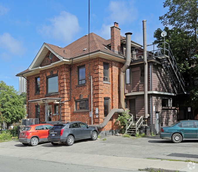 201 James St S, Hamilton, ON for lease - Building Photo - Image 2 of 4