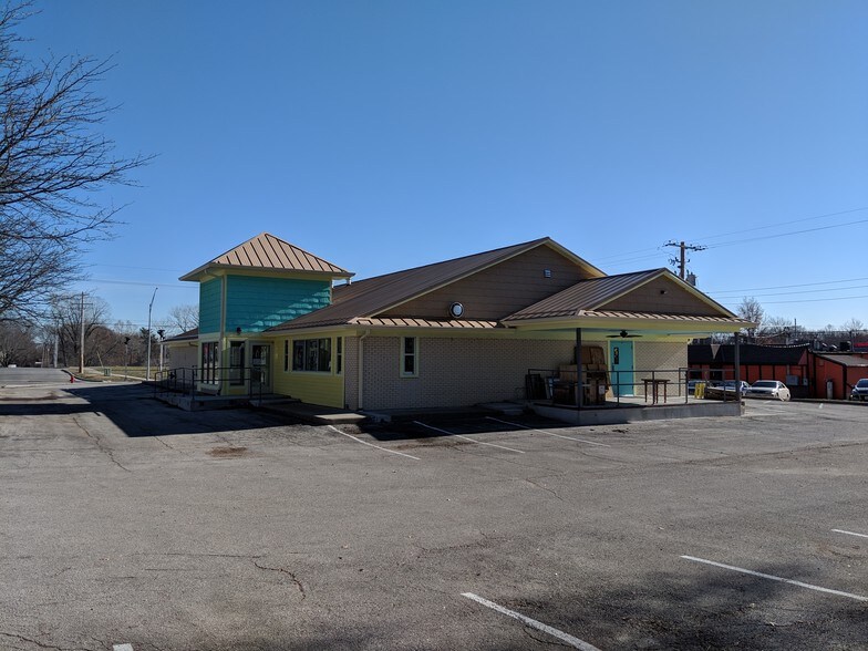 1900 S Broadway, Oak Grove, MO for sale - Building Photo - Image 1 of 1