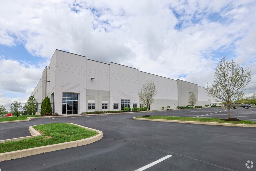 2155 Stafford Rd, Plainfield, IN for sale - Primary Photo - Image 1 of 1