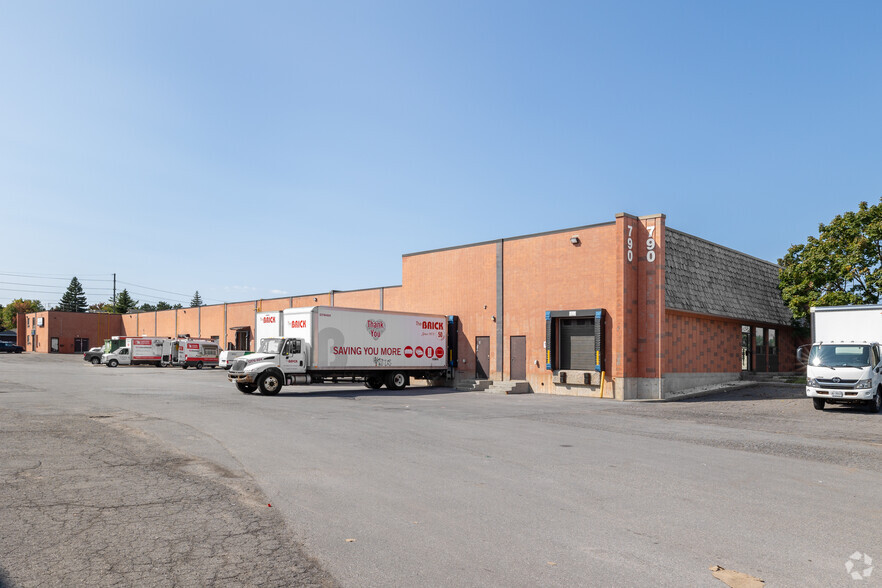 770-790 Industrial Ave, Ottawa, ON for lease - Building Photo - Image 2 of 6